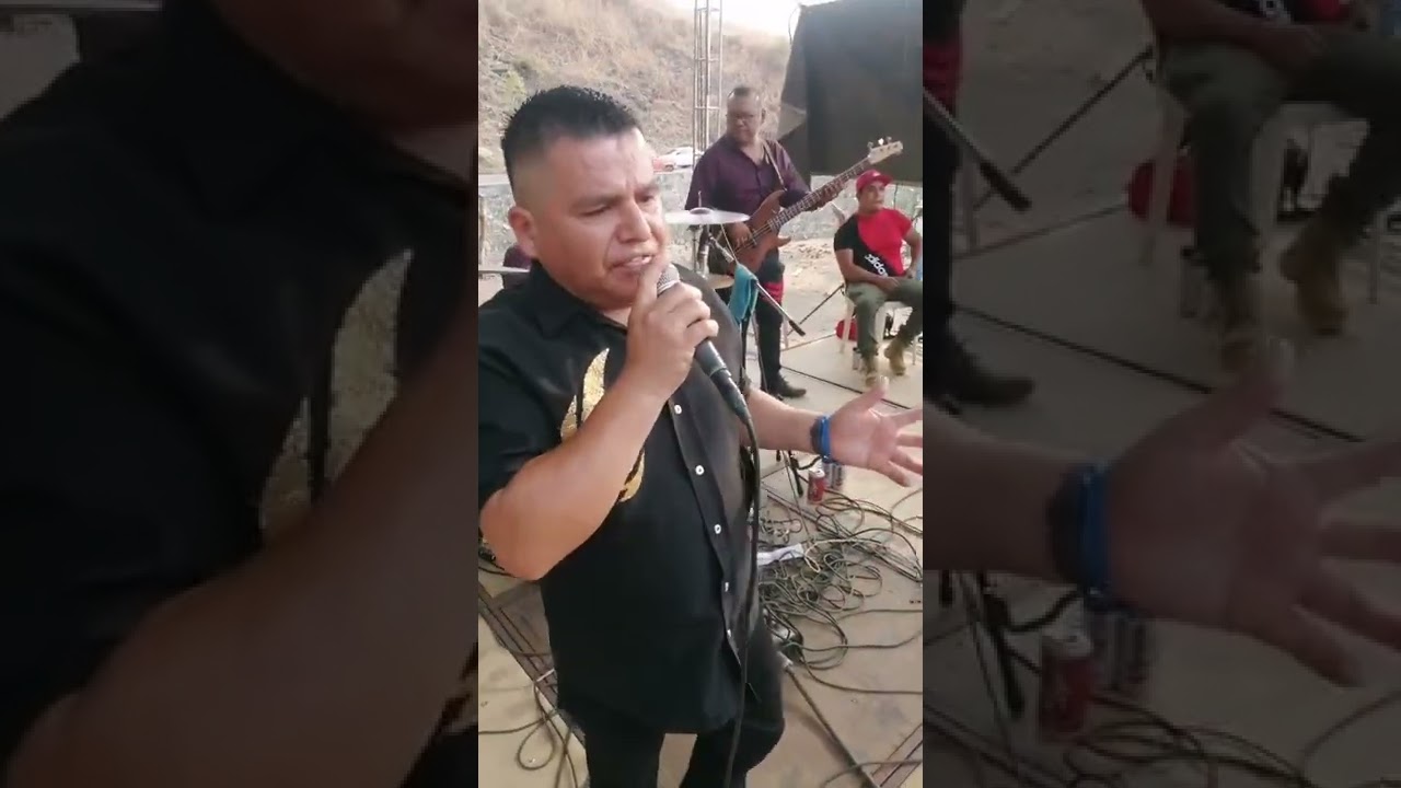 Grupo prendido el Albañil