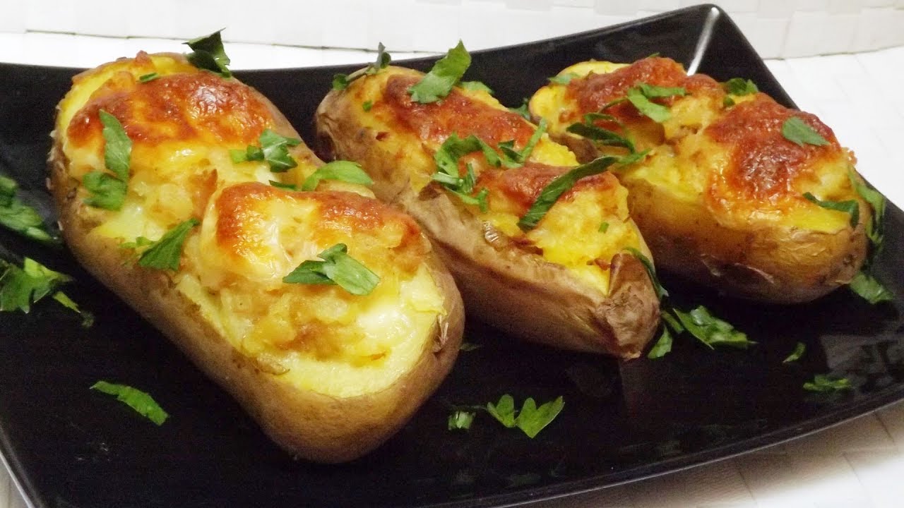 PATATE RIPIENE AL FORNO CON TONNO -  Baked potatoes with tuna