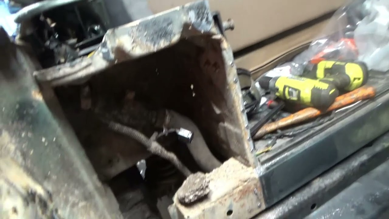 CUMMINS JEEP QUARTER PANEL