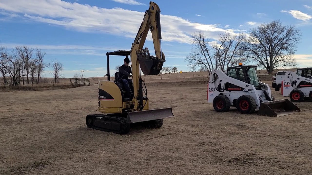 2006 CAT 303C CR Mini Excavator Operation