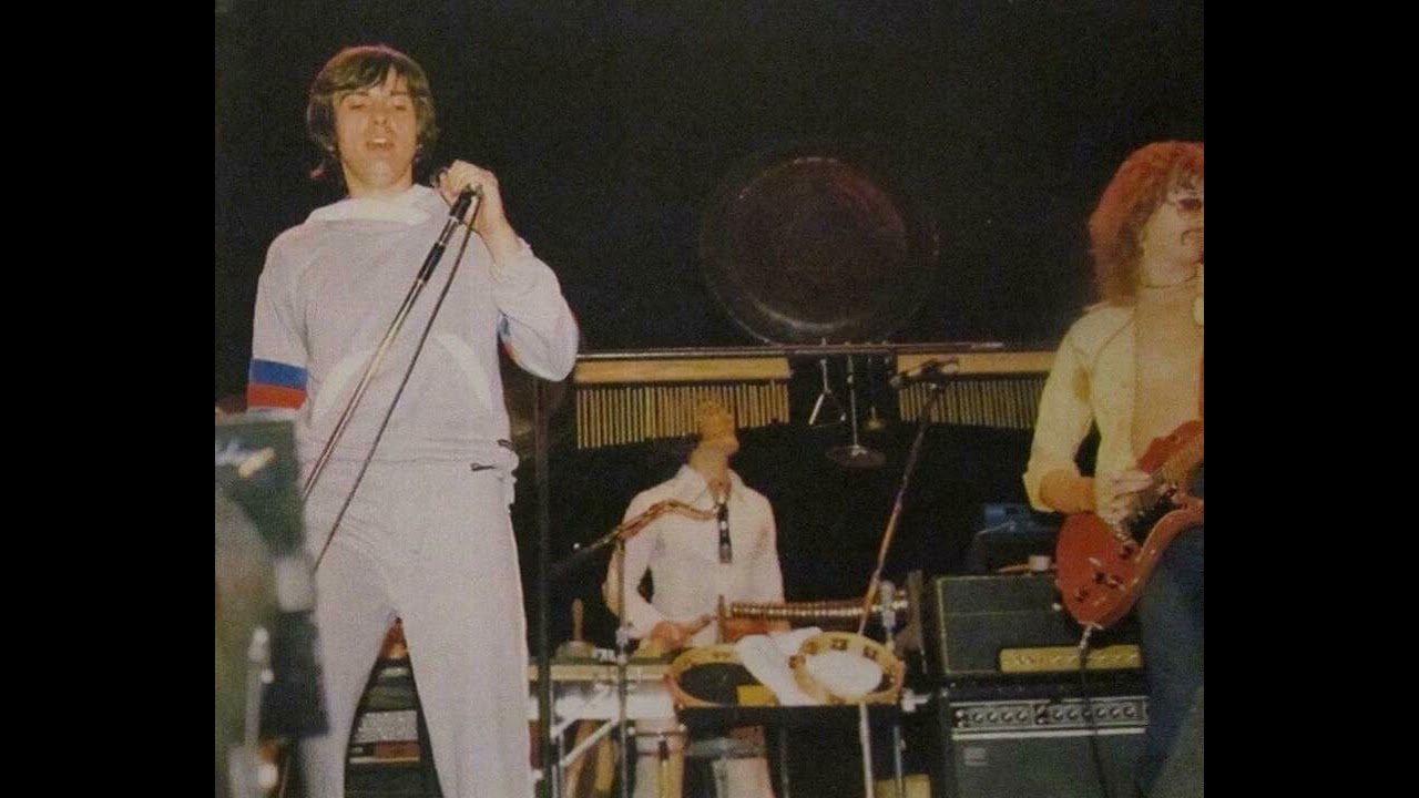Peter Gabriel - Animal Magic, live in Courtai, 1977