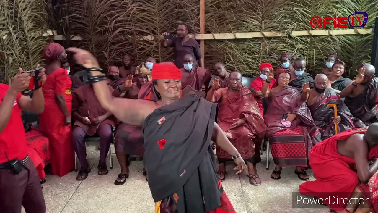 Fontomfrom dance by Nana Wiah Tibu, Kronti Sanaahemea
