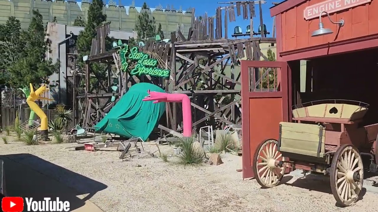 EL ACTOR DE LA PELICULA PSICOSIS ACTUASION REAL EN UNIVERSAL STUDIOS HOLLYWOOD @.