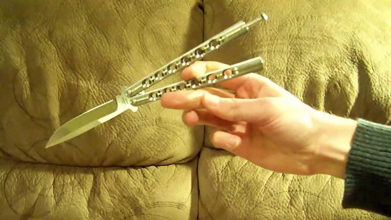 The Reverse Out to In Wrist Pass Opening + Tutorial 12 - Intermediate Balisong Move