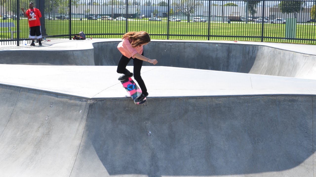 Blog Cam #52 - Skateboard Barbie and Teresa at Chino Skatepark