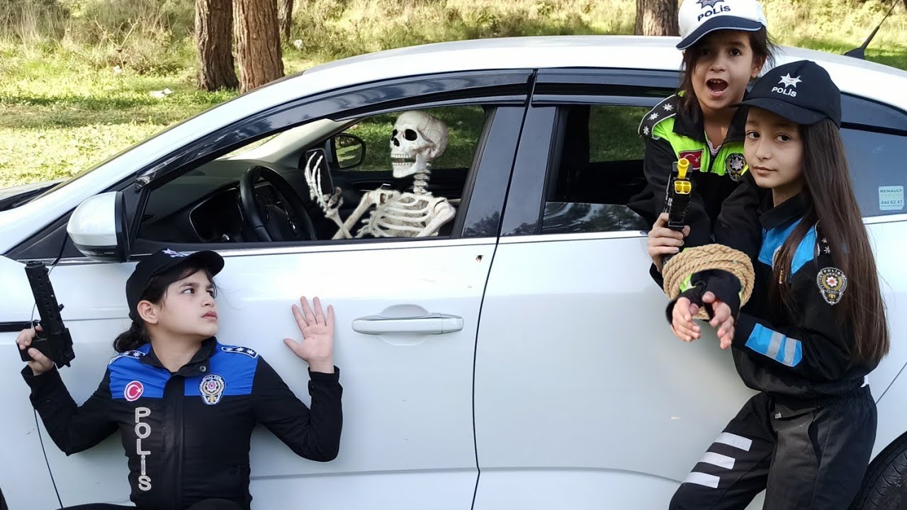 Araba hırsızı iskelet polis Nisayı ka&ccedil;ırdı | Polis Melisa ve arkadaşı yakaladı | polis arabası