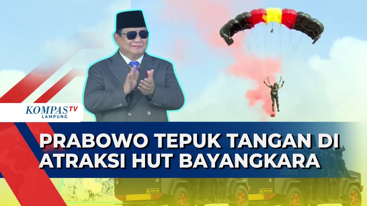 Prabowo Tepuk Tangan Saat Atraksi Penjinak-Bom Penerjun Payung Polri di HUT Bhayangkara