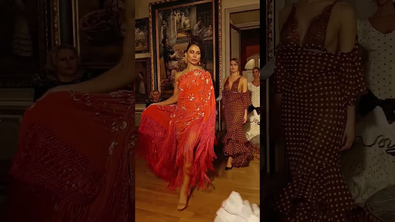 Moda flamenca. Desfile de &Uacute;niqo Qlamenco. Dise&ntilde;adores de la Asociaci&oacute;n.      Flamencas 2025.