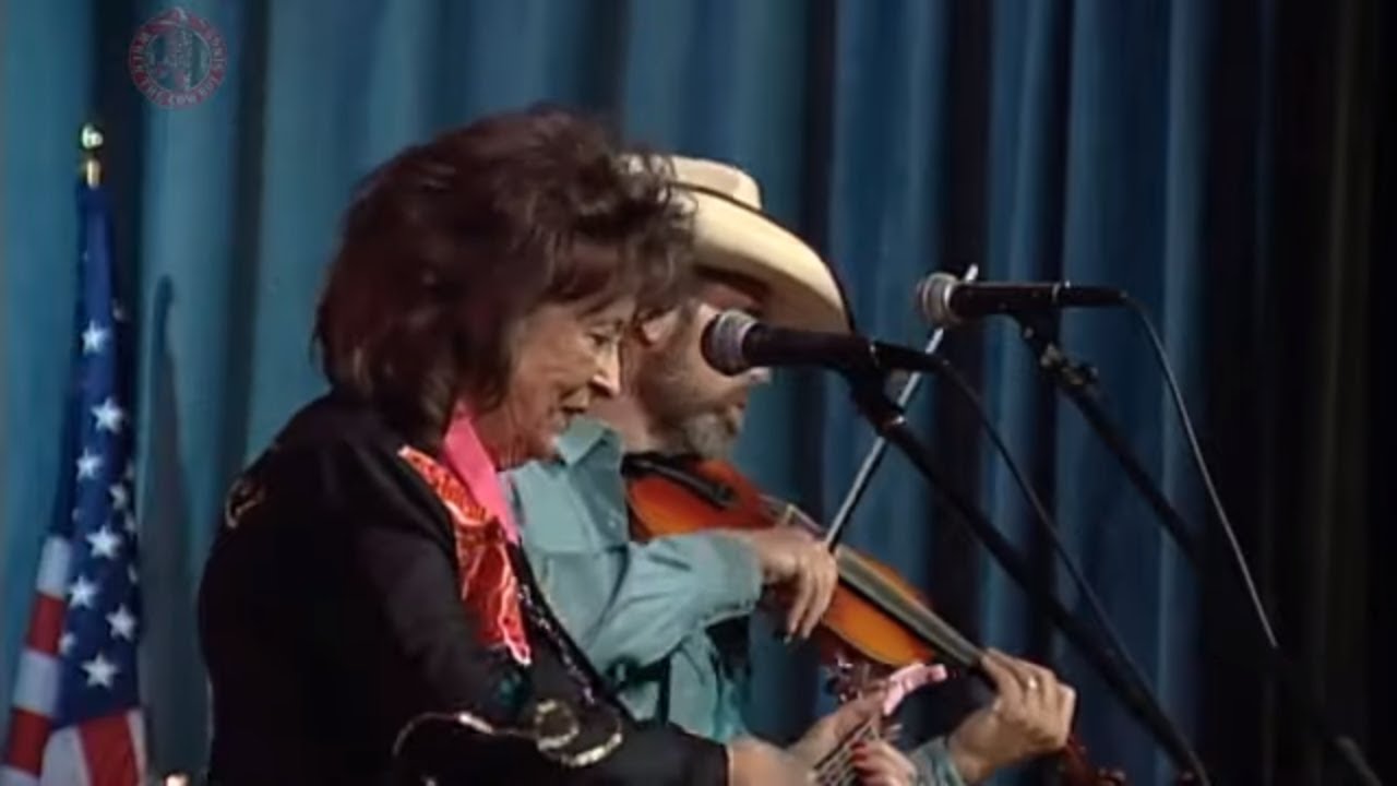Leona Williams - Blue Darlin' 2021