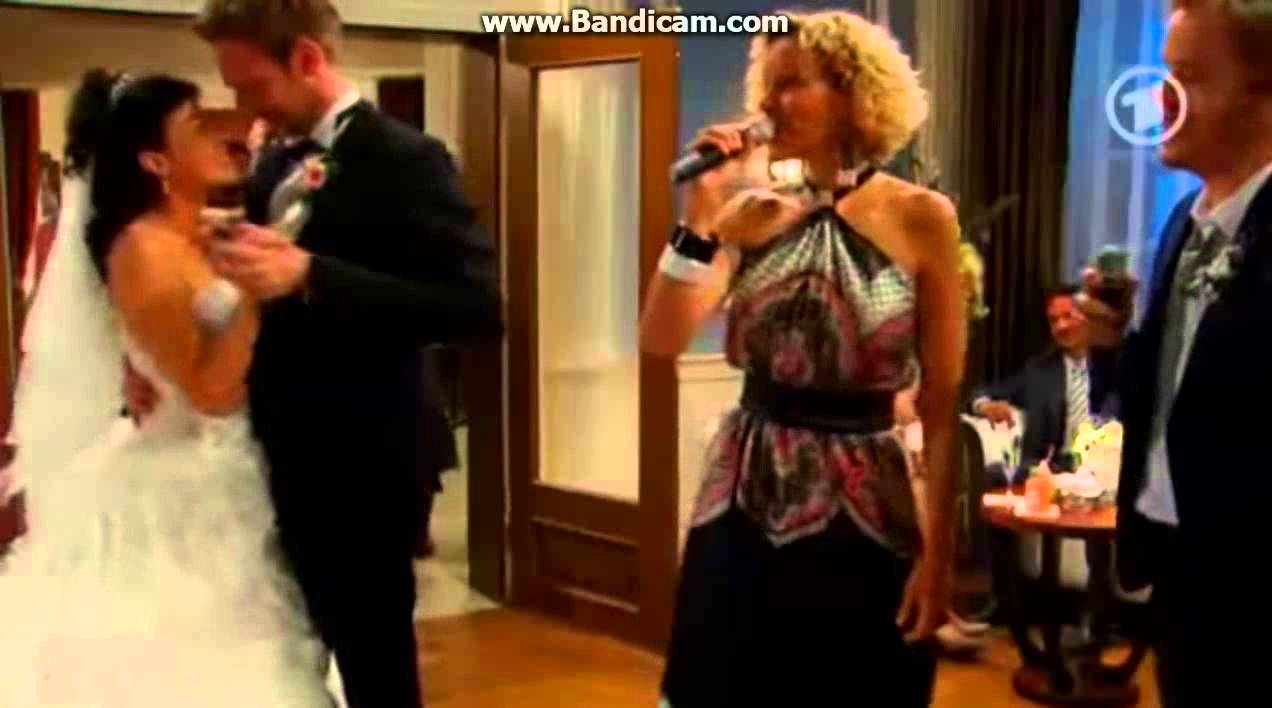 Sturm Der Liebe : Pauline & Leonard's Hochzeit - Natascha & Martin singen ''.Summer Wine.''