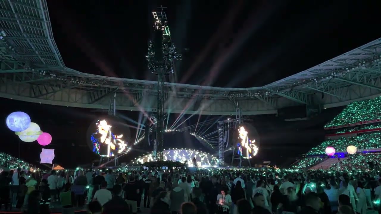 feelslikeimfallinginlove - Coldplay Live - Lyon - 2024 - 4K