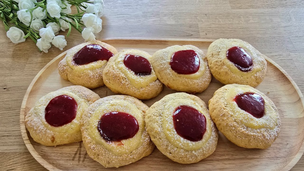 Soft Baked Cheesecake Pastry 🍓 – Creamy & Easy.                 شیرینی نرم چیزکیکی 🍓 – کرمی و آسان!