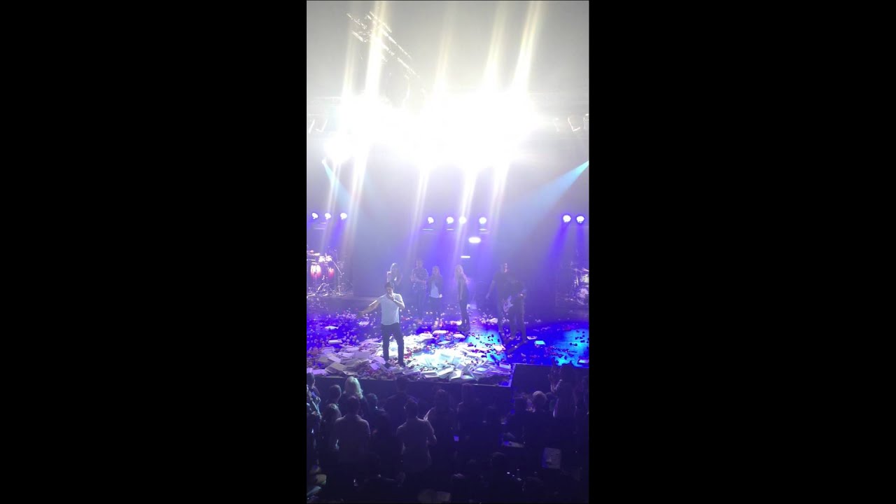 Sakis Rouvas Cabin 54 Sofia Strati Stefania Rizou Πύλη Αξιού