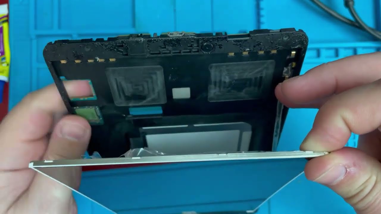 Replacing the LCD Screen in Samsung Galaxy Tab E 9.6