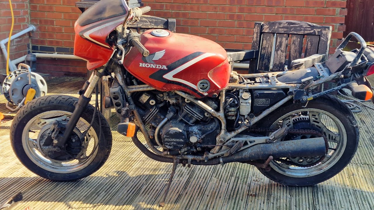 HONDA VF400f. Can it be saved or has it revved it's last rev.