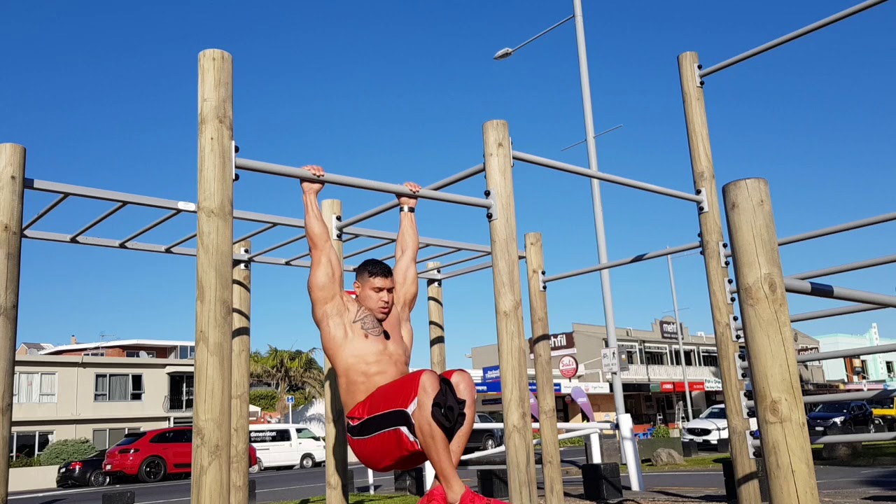 Complete Outdoor Workout For Fat Burning & Lean Muscle Growth 1.