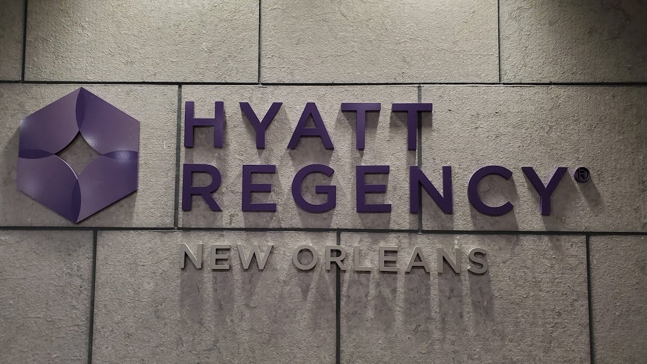 Hyatt Regency Hotel New Orleans double bed walkthrough