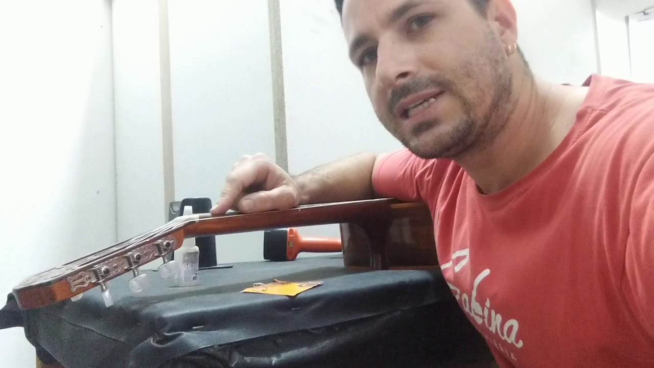 Violão trastejando , pestana ?
