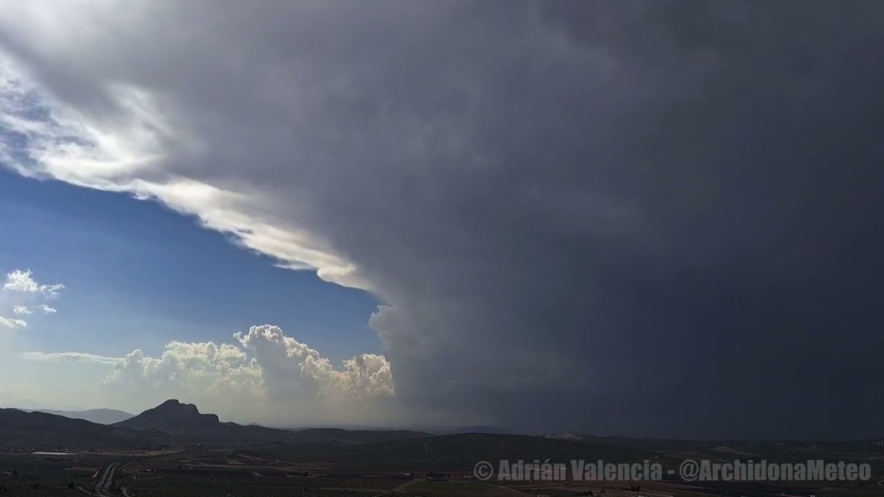 Supercell Timelapse | Supercélula en formación hacia el oeste vista desde Archidona. (15-09-2023)
