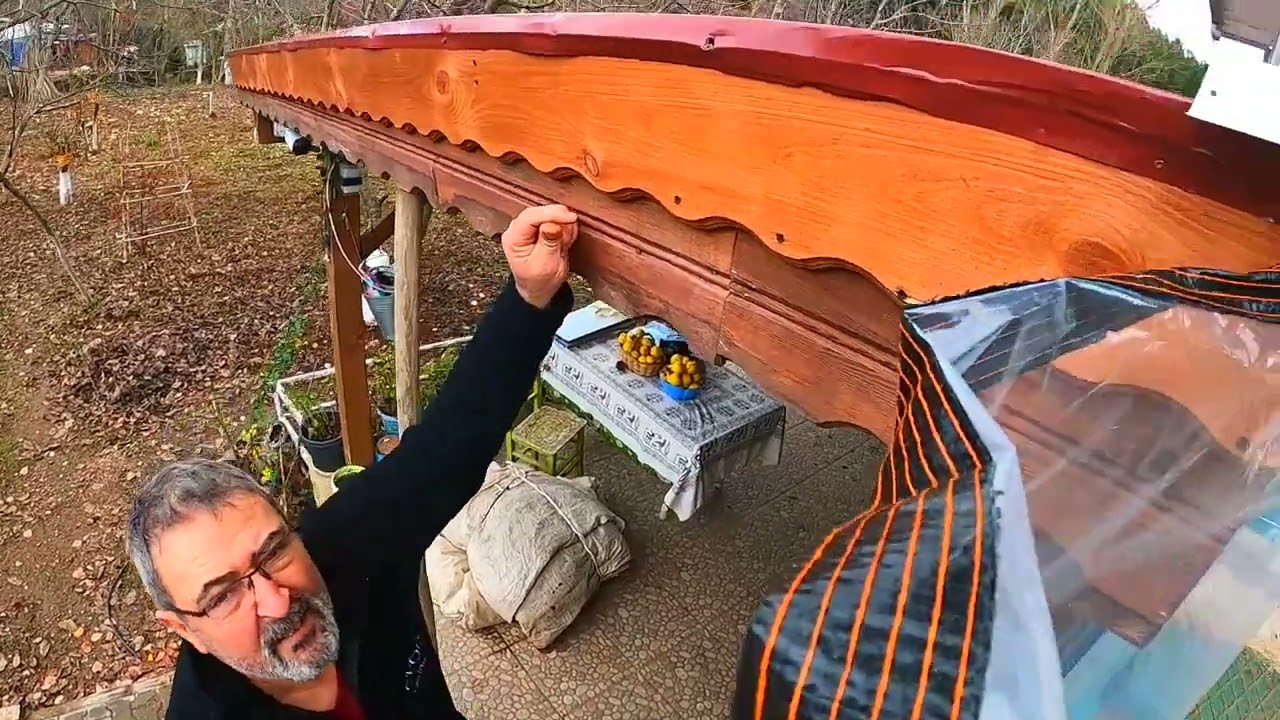 BAKTIK Kİ BEKLEMEYLE OLMAYACAK GİDİP BAŞLARINDA BEKLEDİK... VERANDA KIŞ BAHÇESİ GİBİ...