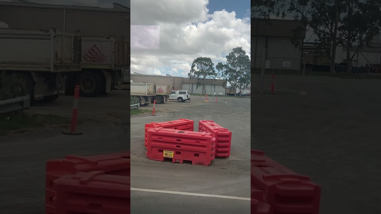 Route 928 Bus Ride from Pakenham to Cardinia Road Station