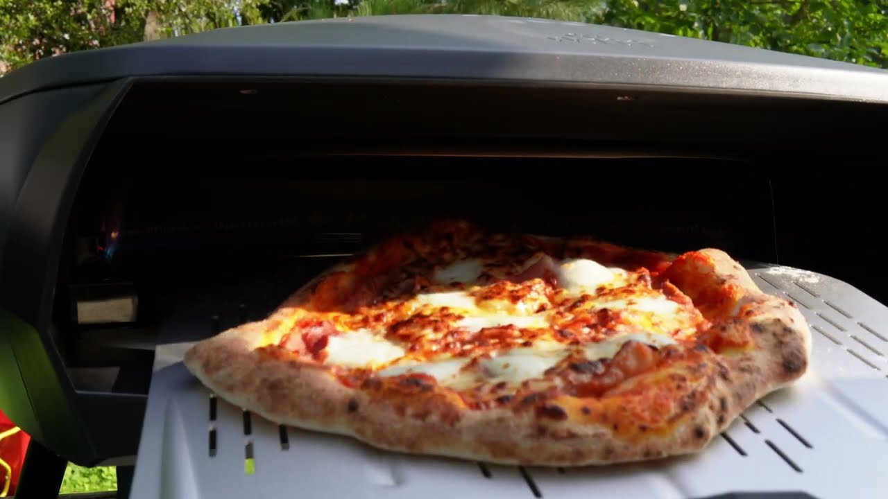 Baking a pizza Witt Etna Rotante oven in realtime!