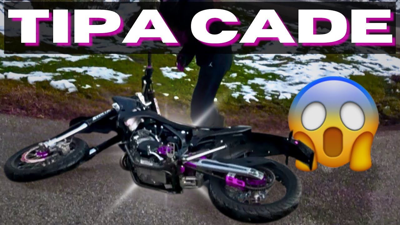 UNA TIPA CADE IN MEZZO ALLA STRADA IN MOTO + NEVE + PASSO | VIDEO DELL'ANNO