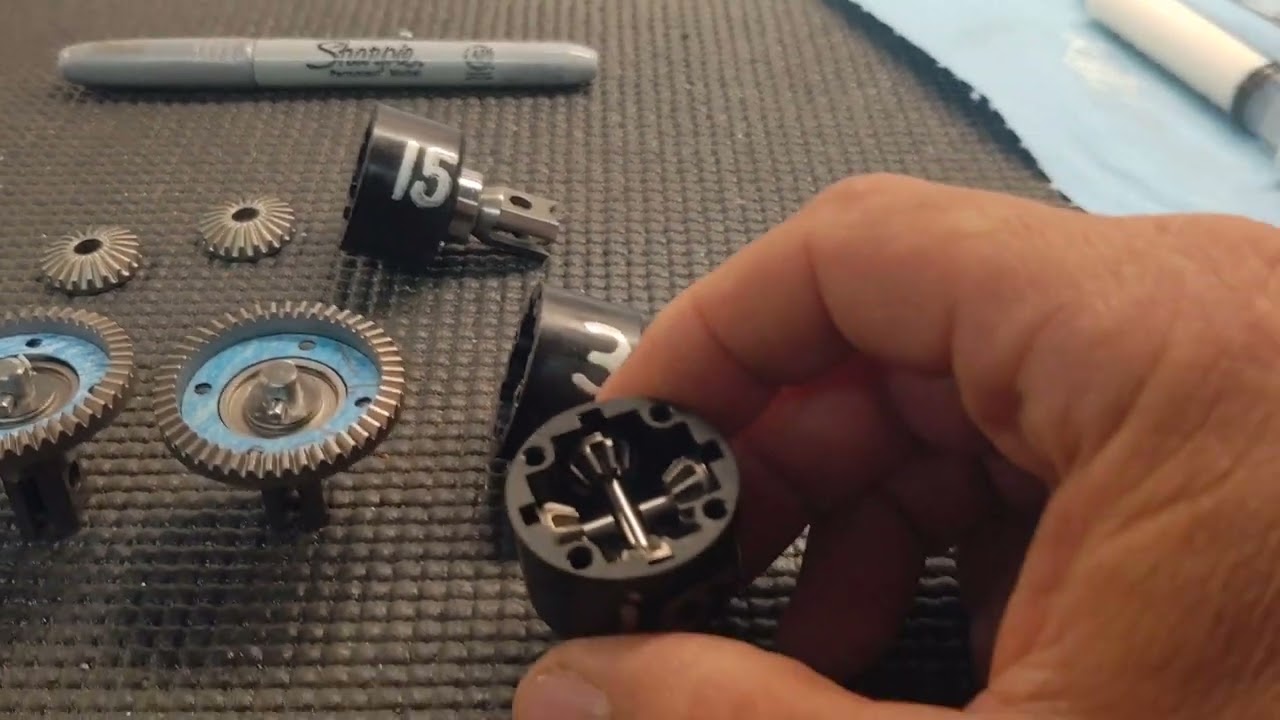 Mugen Seiki-NEW MBX8TR-ECO differential bag A thoughts about oil thickness. Episode 3