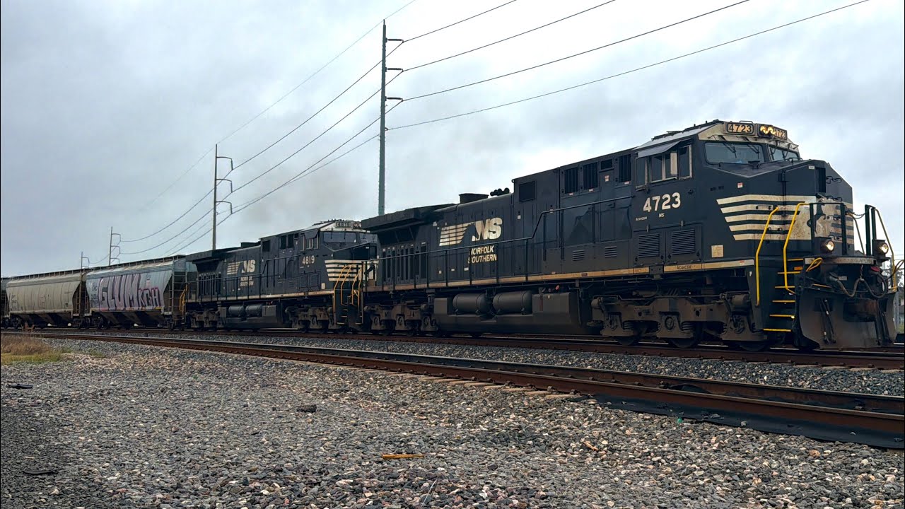 NS AC44C6M 4723 and 4819 leading mixed manifest near Tower 26, 3/8/26
