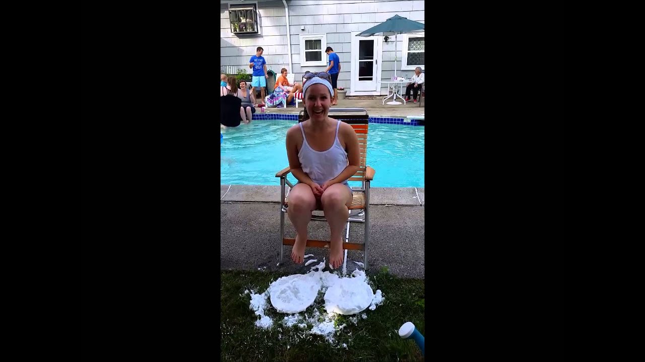 My 2nd cousin Madison doing Muscular Dystrophy Shaving Cream Challenge!😊💚#2015 mdachallenge
