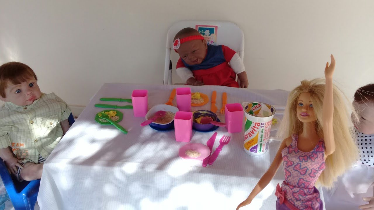 Os babys foram em um Restaurante pela primeira vez!!!