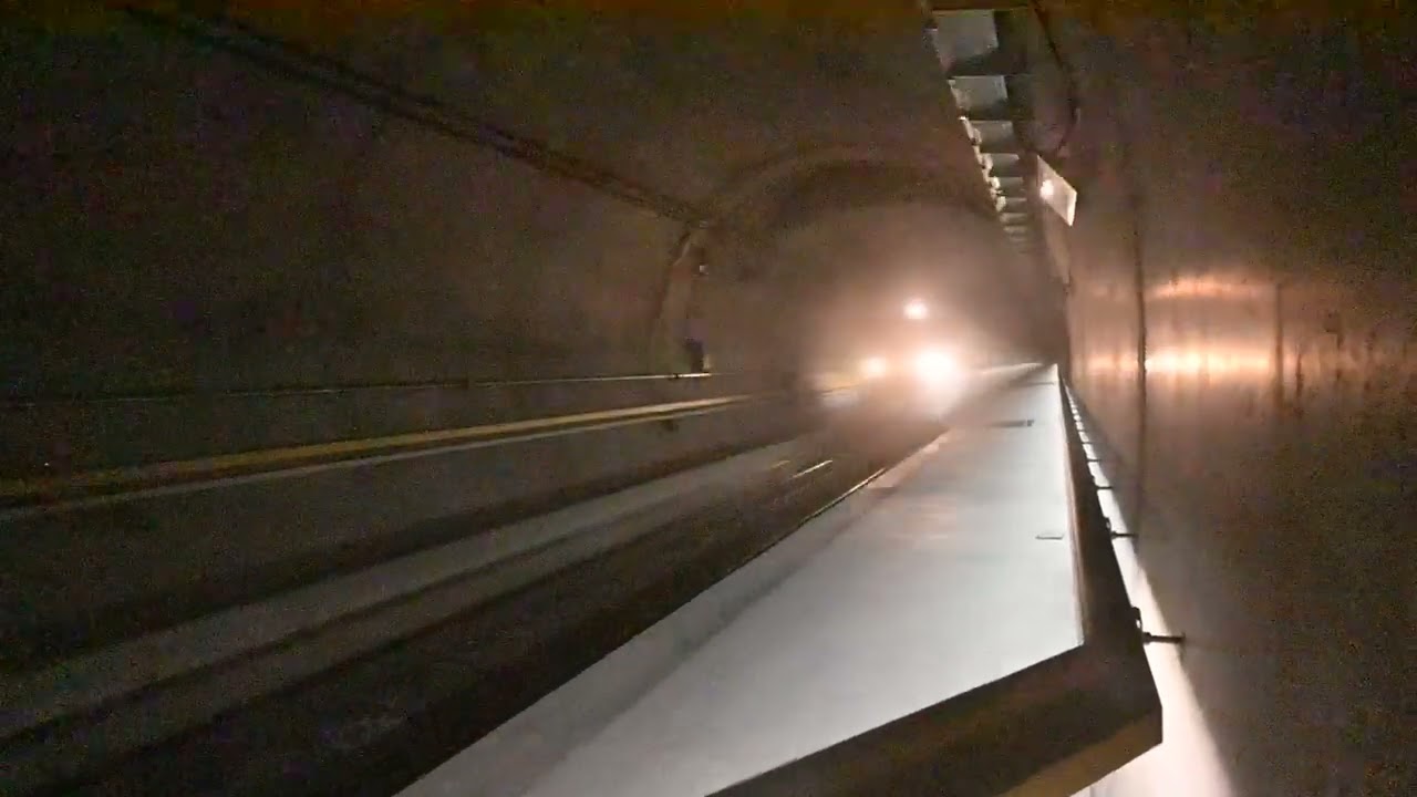 Gotthard Basistunnel - Glaskabine Zug Durchfahrt 200km/h