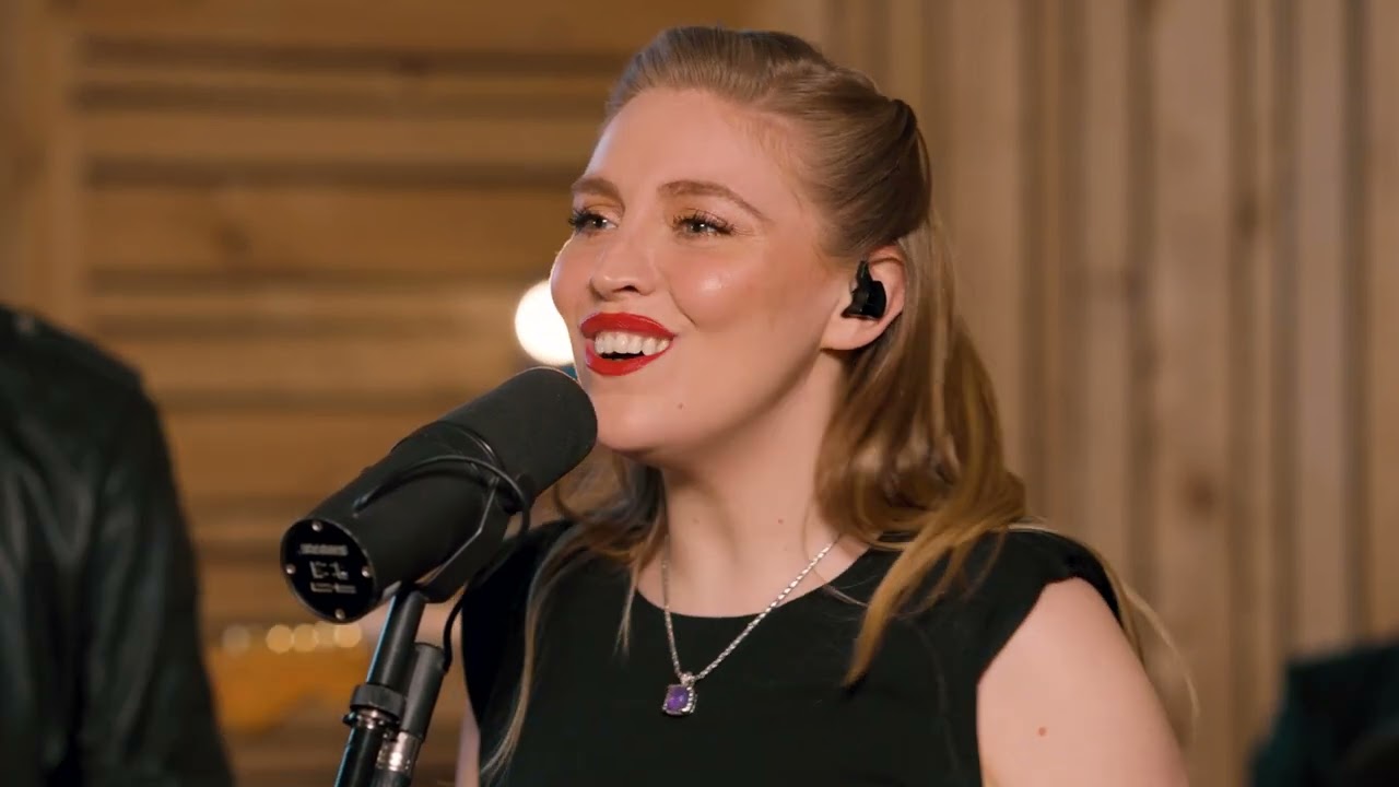 Dancing On My Own - Robyn (Brooklyn Electric cover)
