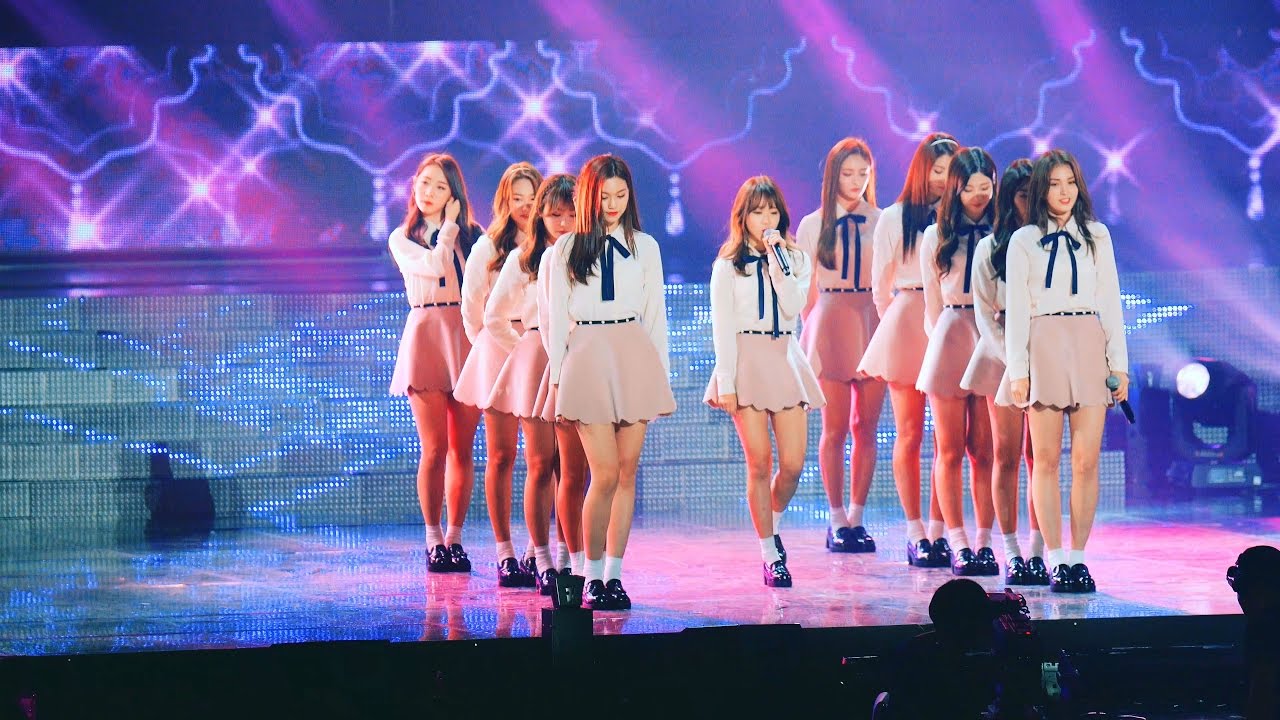 [4k Fancam/직캠]161018 아이오아이 (I.O.I)  - 잠깐만 @더쇼