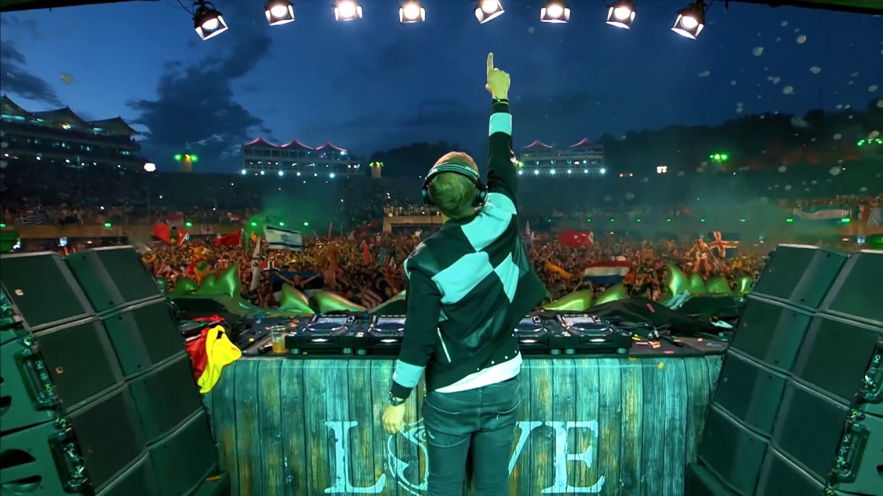 Armin van Buuren Tomorrowland 2017 - Off The Hook vs. Stay (Hardwell Mashup)