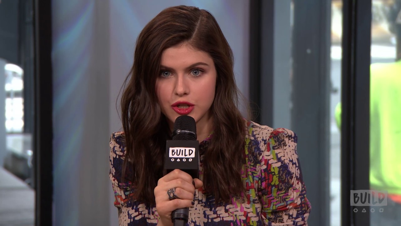Alexandra Daddario And Jon Bass Discuss Reversing Stereotypical Gender Roles in 