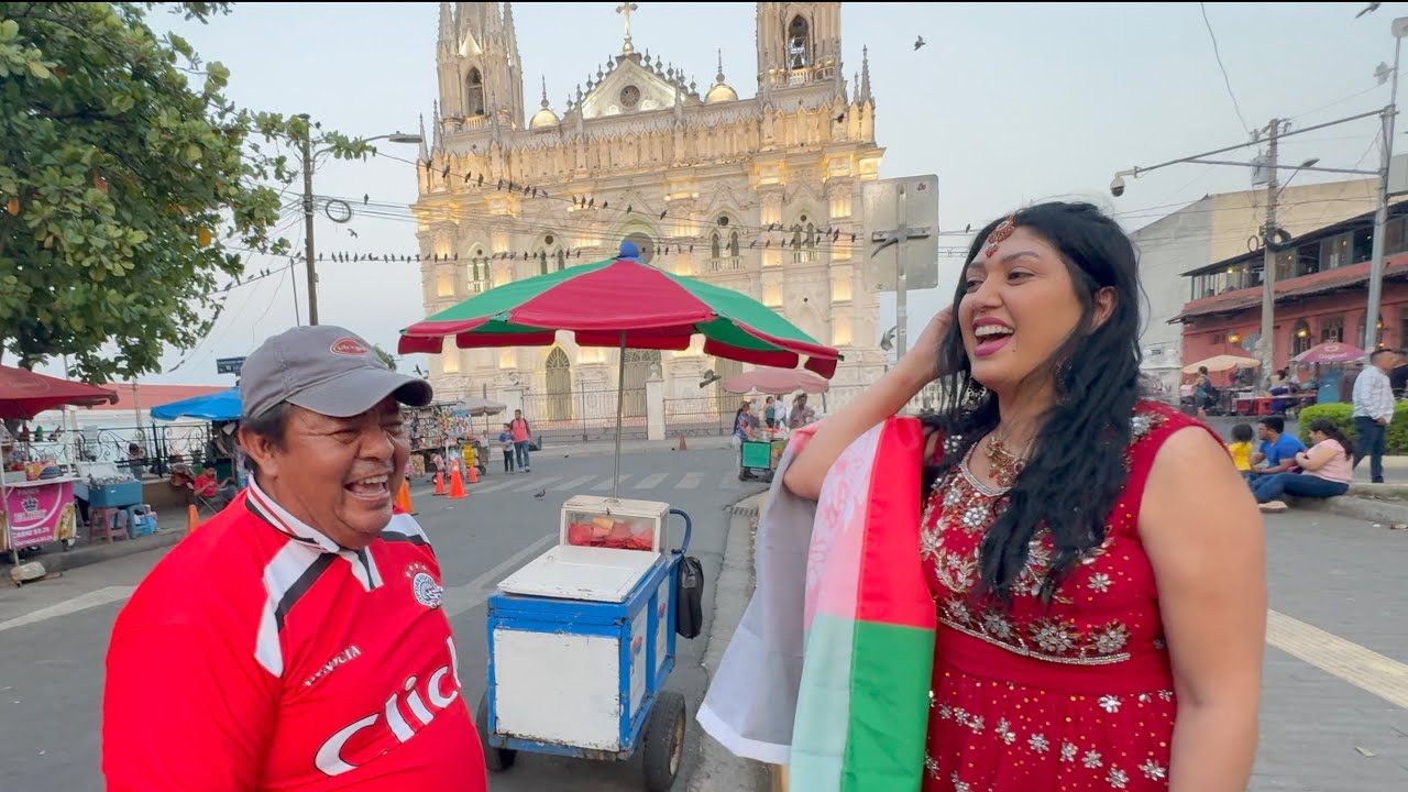 Mira como trantan a la chica afghana en el salvador 🇸🇻