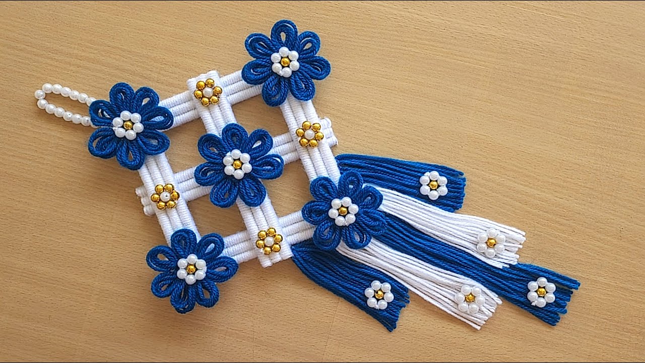 Easy Woolen Wall Hanging - Woolen Flower Wall Hanging - Home Decor - DIY Wall Hanging Out Of Wool
