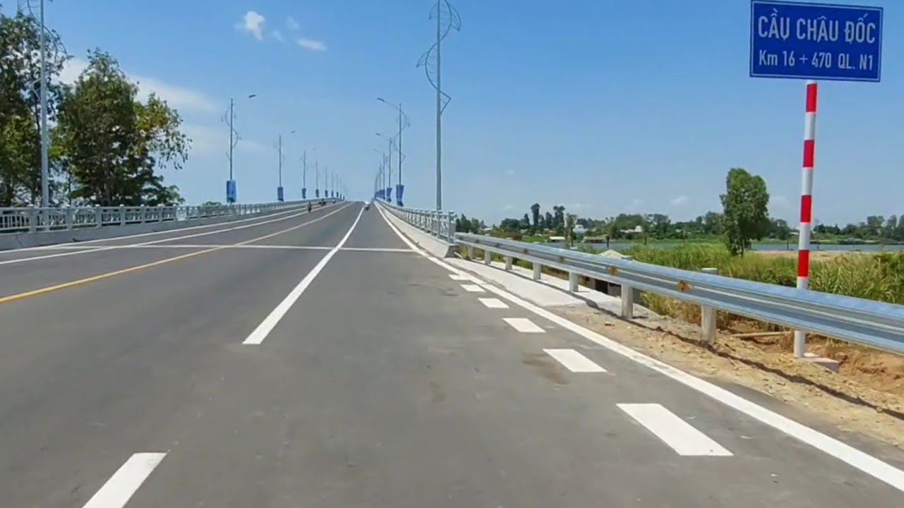 Cầu Châu Đốc - Hướng từ Châu Đốc đi Tân Châu