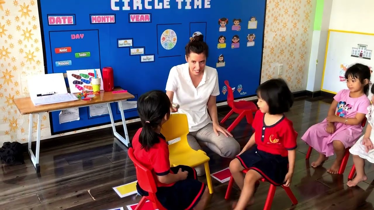 Tiết học tiếng Anh của trường Mầm Non Ngôi Sao Nhỏ.