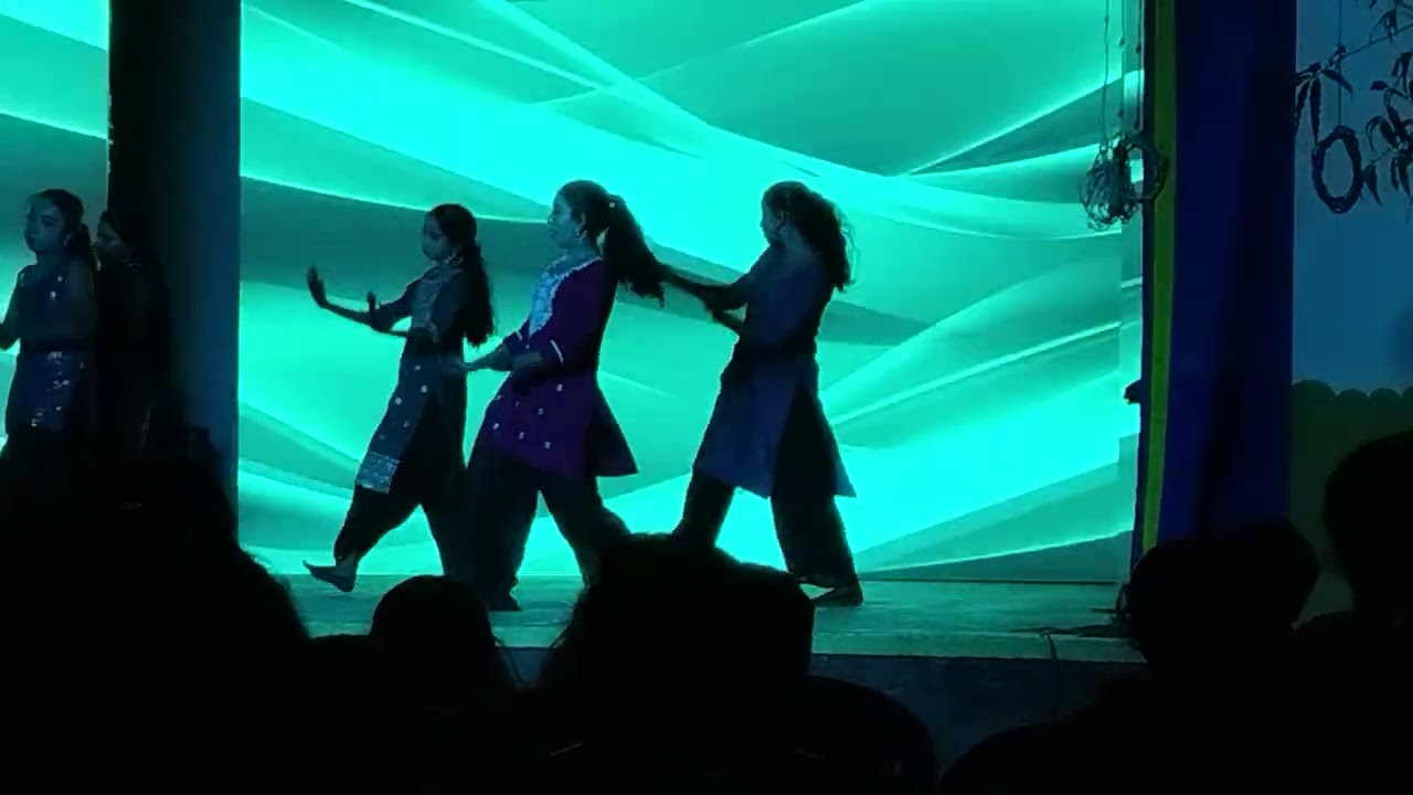 Cinematic dance by 7th girls 