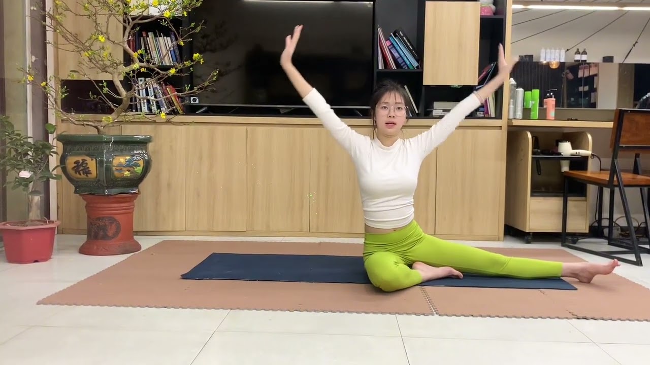 Flexibility and Endurance Training ExeỂcises . 