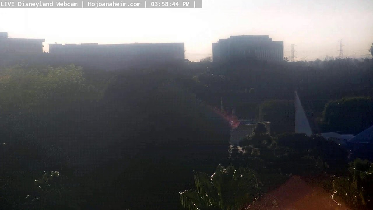 Mattercam 01/19/2026 12:16 - LIVE DISNEYLAND Webcam from Howard Johnson Hotel Anaheim