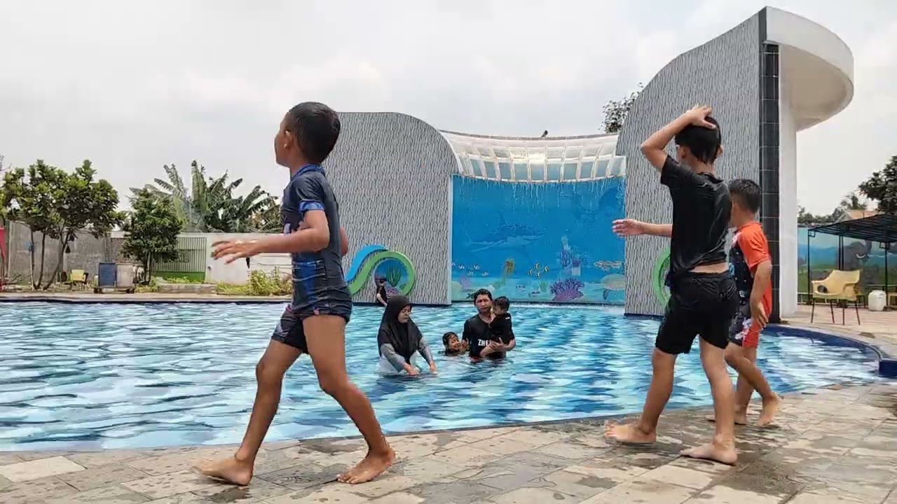 Berenang 🤗Bersama keluarga
