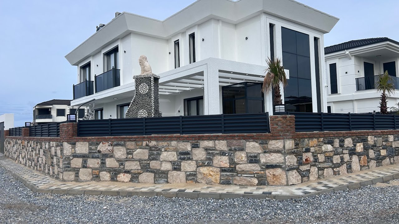 KÖŞE KONUMDA SARAY YAVRUSU