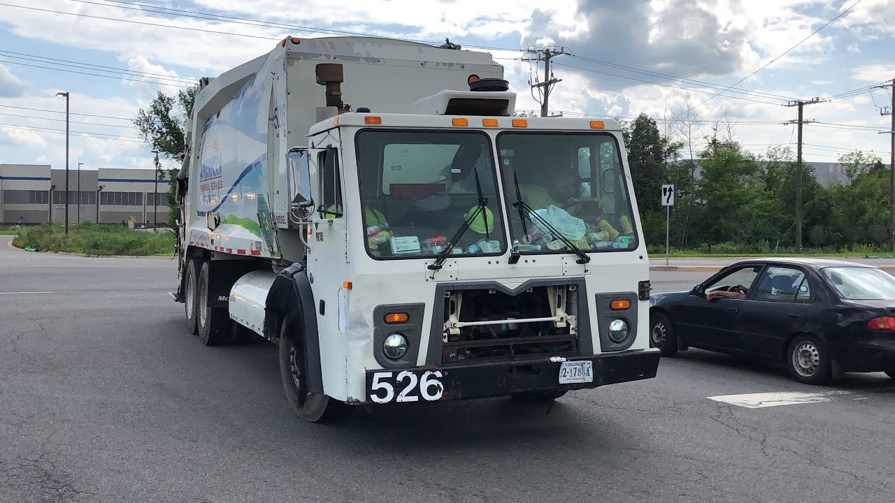 American Disposal Services Truck Spotting - Lots of Mack LEUs and Peterbilt 348 Rear Loaders!