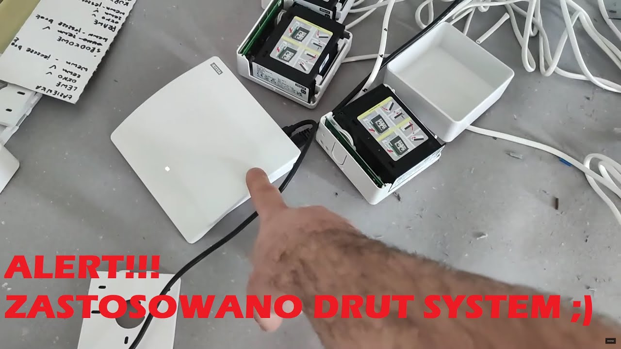Sterowanie urządzeniami VELUX z systemu automatyki GRENTON z widocznymi stanami urządzeń