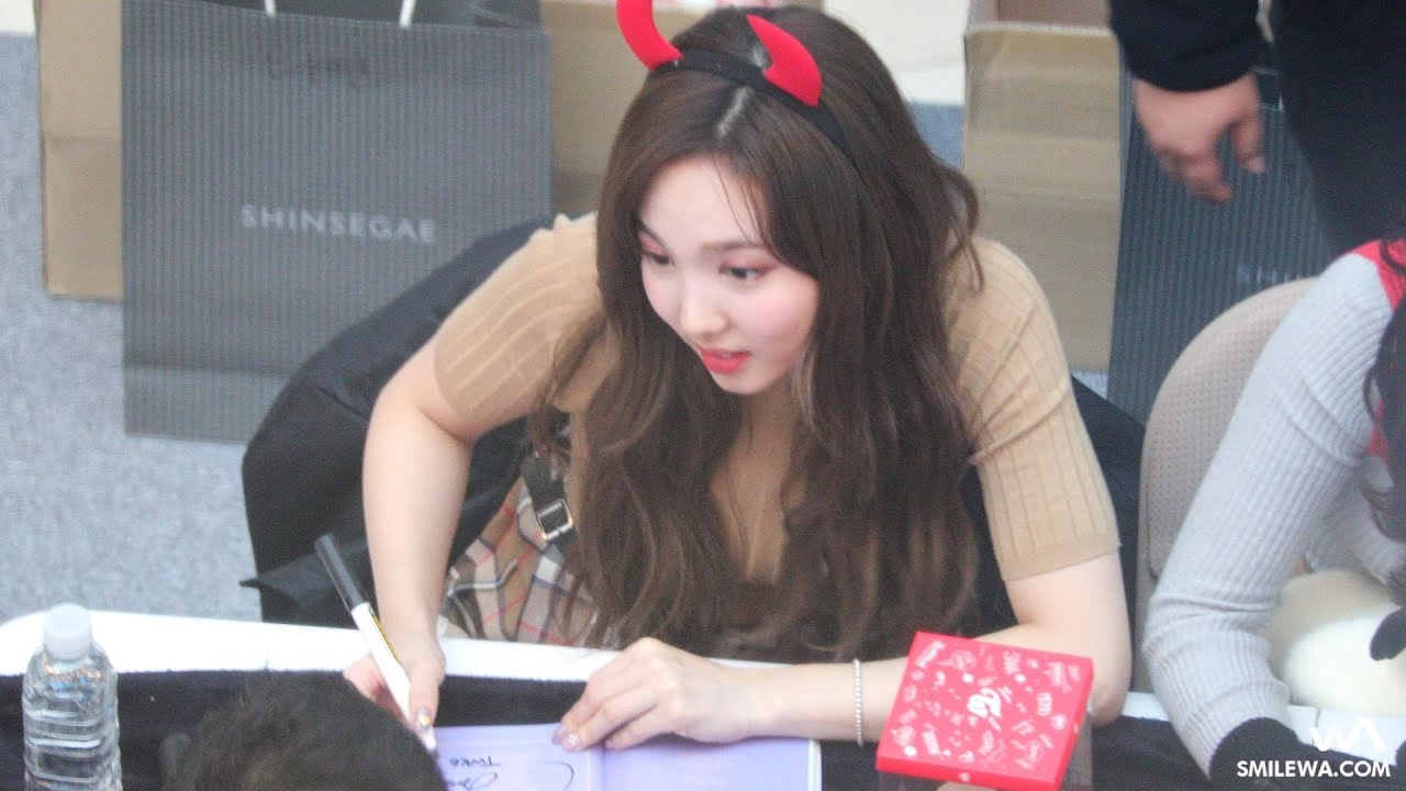 171126 TWICE (트와이스) 나연 팬싸 Reaction 직캠 @고양 팬사인회 Fancam by -wA-