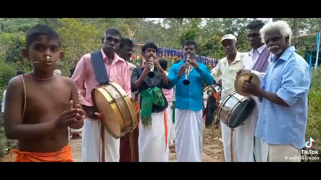 பழைய காலத்து அடி..  நம்ம தாத்தா அடி எப்படின்னு கமெண்ட் பன்னுக