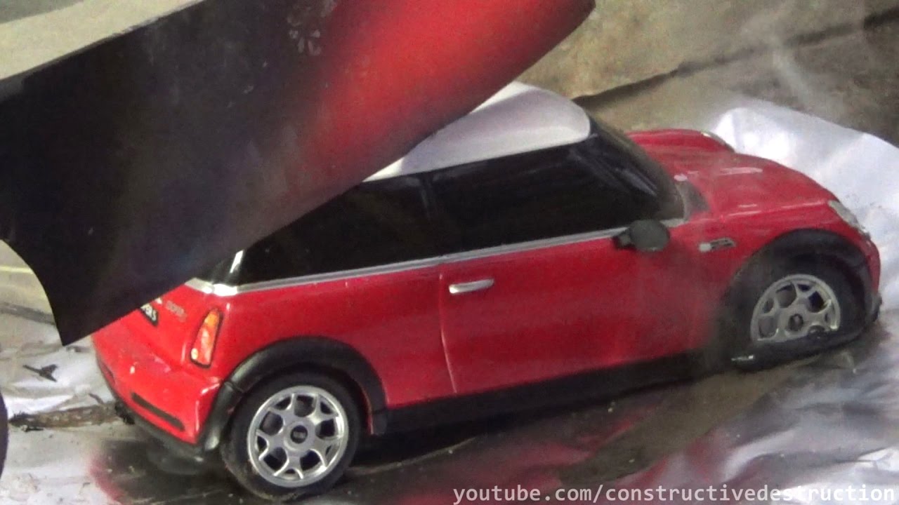 EXPERIMENT Glowing 1000 Degree Knife vs RC CAR